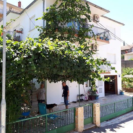 Apartments Luki Trogir Eksteriør billede